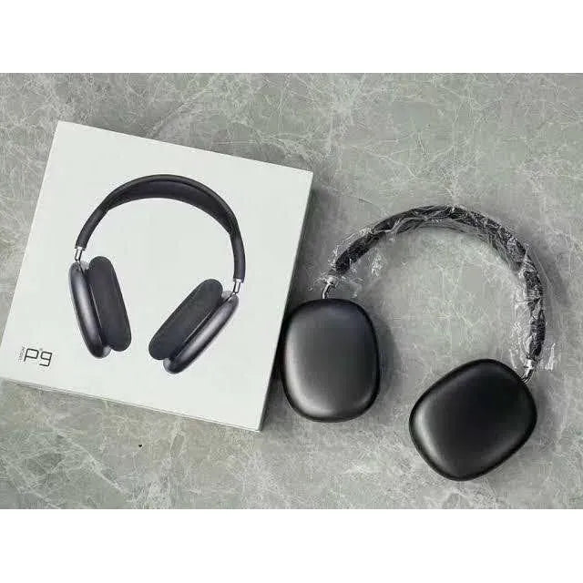Black & White Noise-Cancelling Headphones